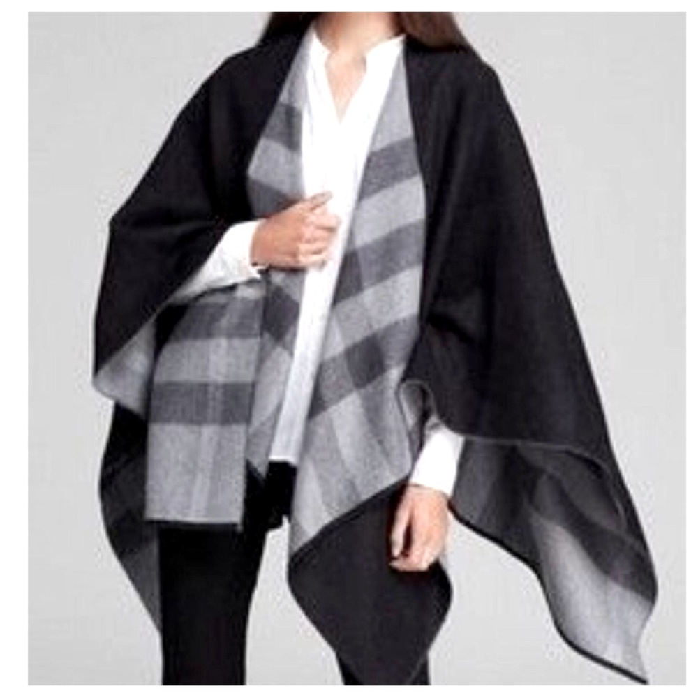 BURBERRY LONDON EXTRA FINE MERINO WOOL CAPE.